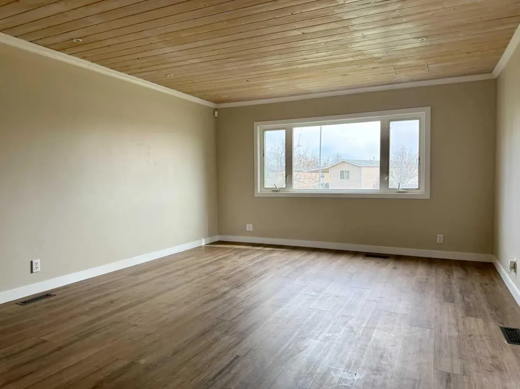 5112 64 Avenue Ponoka AB T4J 1E2