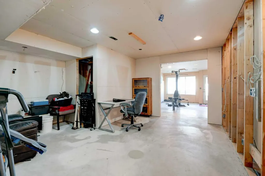 280 Rainbow Falls Drive Chestermere AB T1X0E4