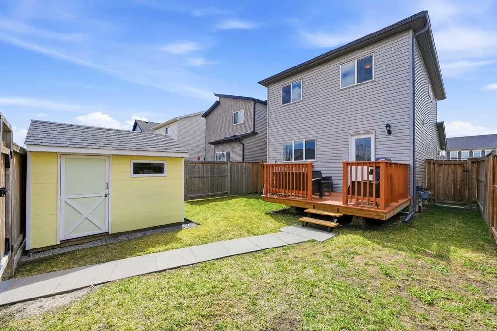 117 Copperpond Parade SE Calgary AB T2Z 5A9