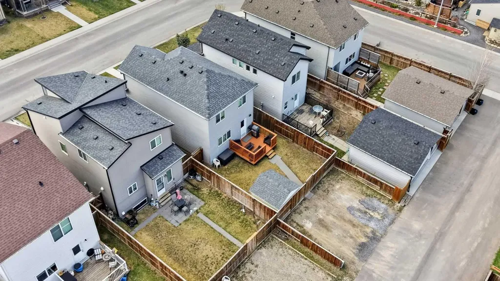 117 Copperpond Parade SE Calgary AB T2Z 5A9