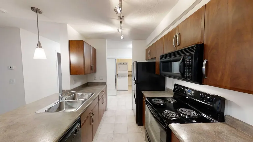 9124 96 Avenue Grande Prairie AB T8X 0A1