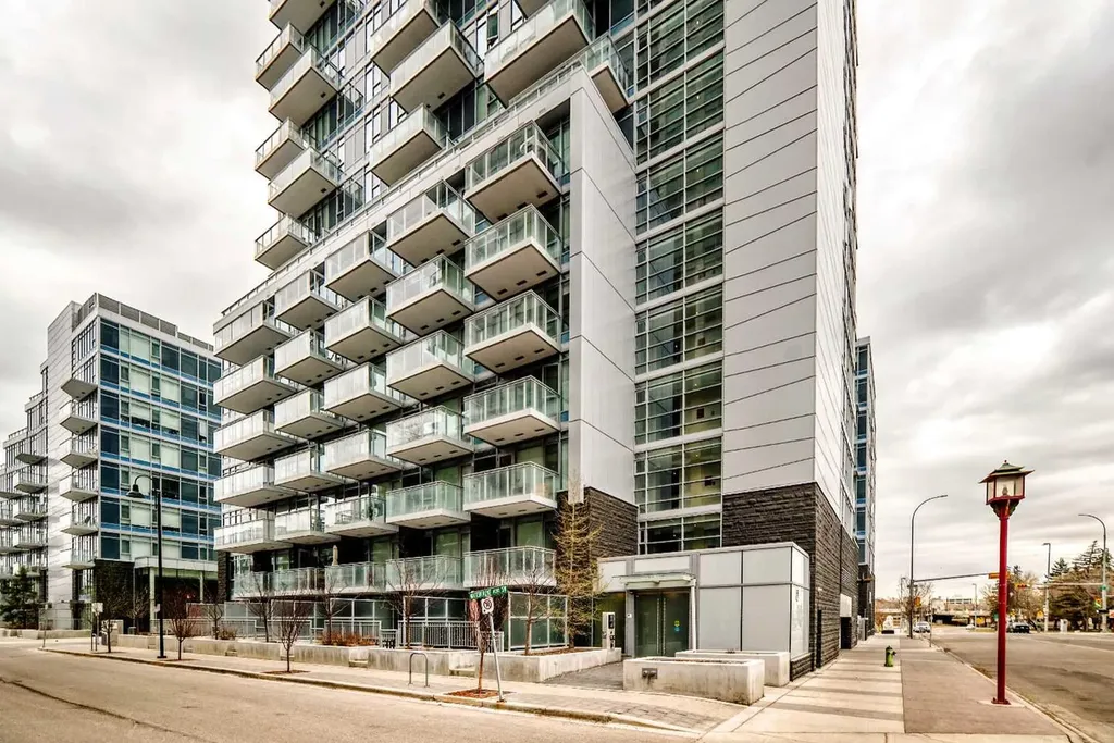 108 Waterfront Court SW Calgary AB T2P 1K7