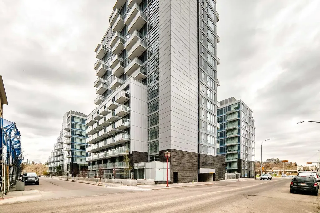 108 Waterfront Court SW Calgary AB T2P 1K7