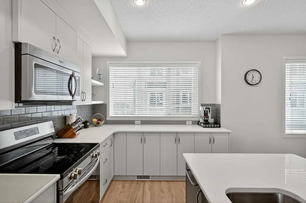 210 Nolanlake Villas NW Calgary AB T3R 0Z7