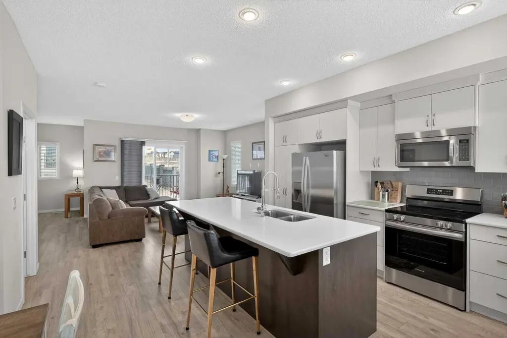 210 Nolanlake Villas NW Calgary AB T3R 0Z7