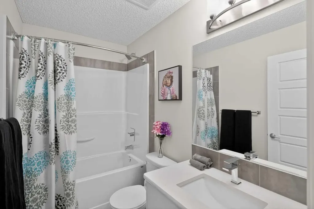 210 Nolanlake Villas NW Calgary AB T3R 0Z7