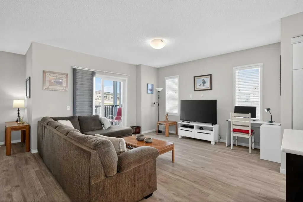 210 Nolanlake Villas NW Calgary AB T3R 0Z7