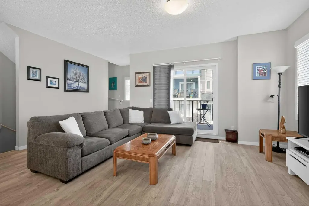 210 Nolanlake Villas NW Calgary AB T3R 0Z7