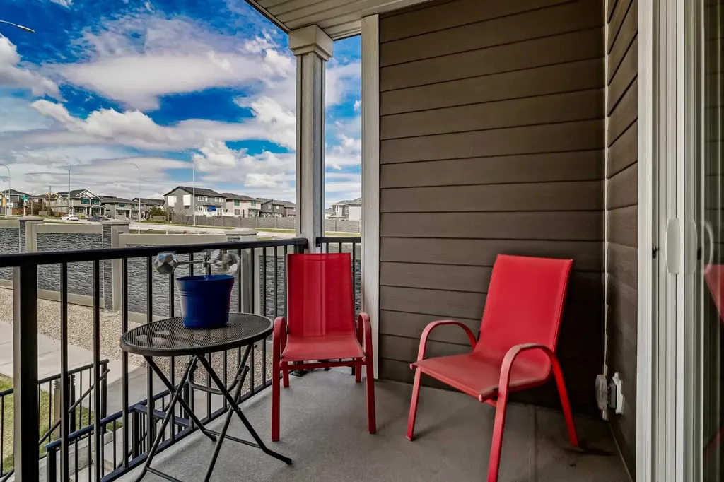 210 Nolanlake Villas NW Calgary AB T3R 0Z7
