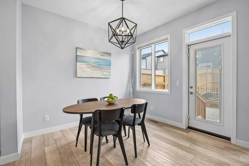 338 Magnolia Way SE Calgary AB T3M 3S6