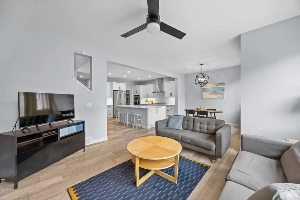 338 Magnolia Way SE Calgary AB T3M 3S6