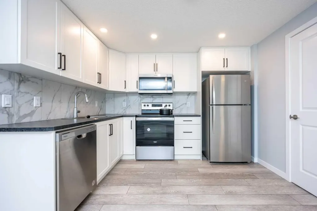 338 Magnolia Way SE Calgary AB T3M 3S6