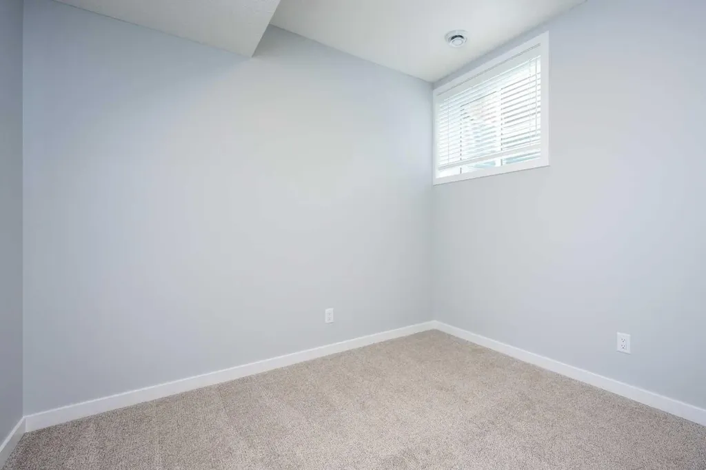338 Magnolia Way SE Calgary AB T3M 3S6