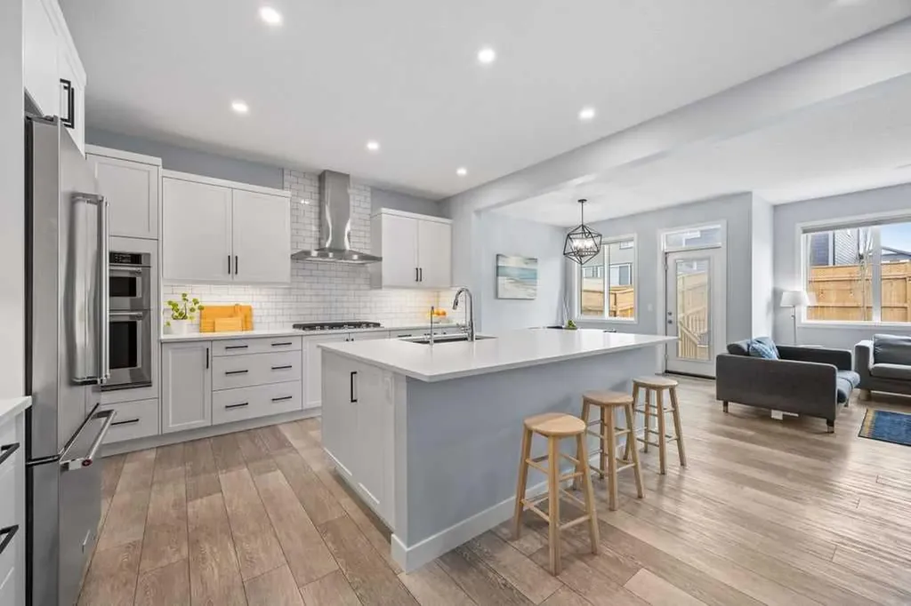 338 Magnolia Way SE Calgary AB T3M 3S6