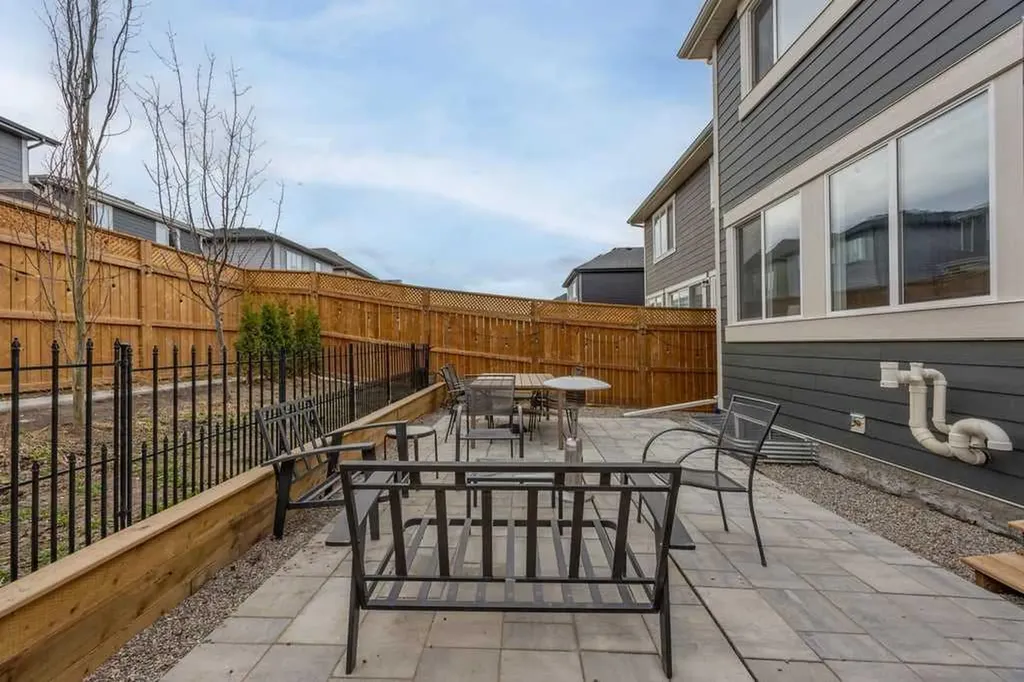 338 Magnolia Way SE Calgary AB T3M 3S6