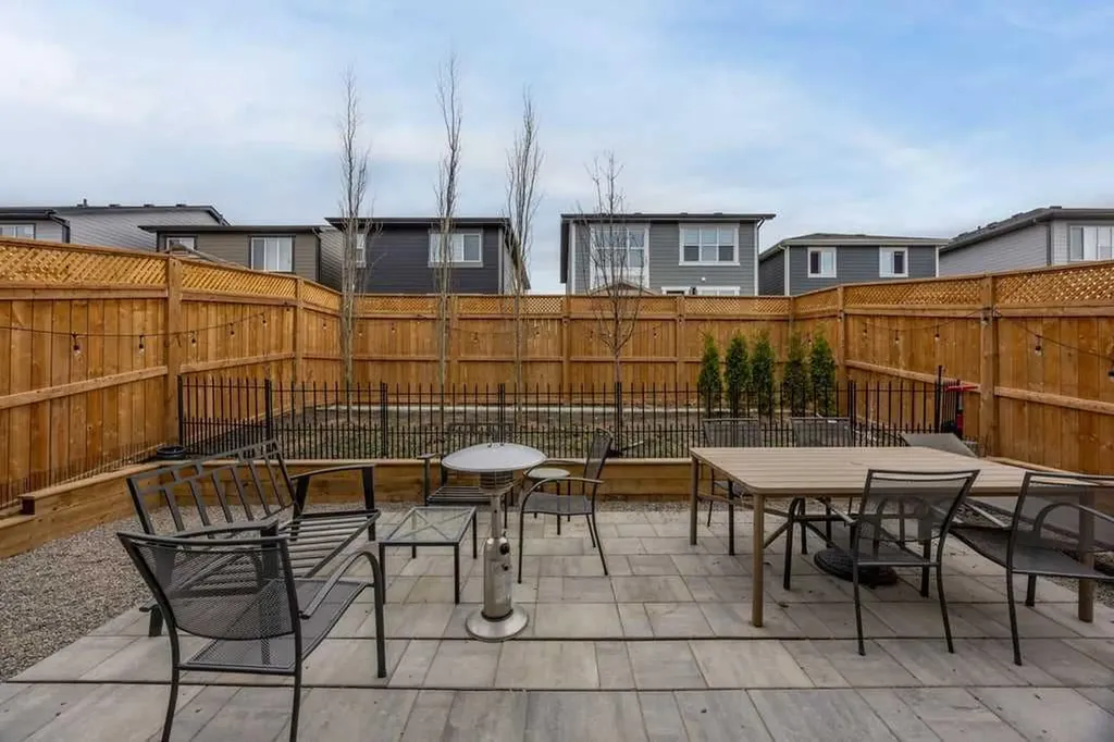 338 Magnolia Way SE Calgary AB T3M 3S6