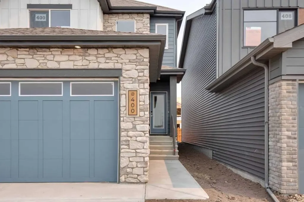 400 Heartwood Grove SE Calgary AB T3M2K1