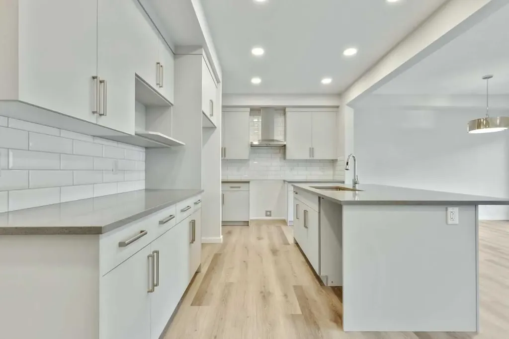 400 Heartwood Grove SE Calgary AB T3M2K1