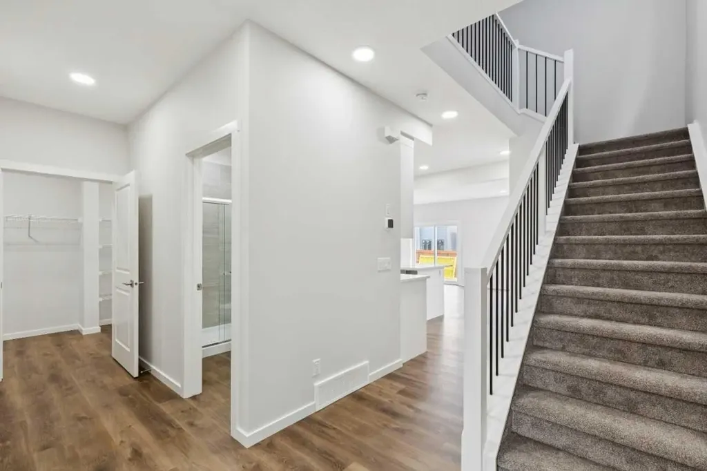 400 Heartwood Grove SE Calgary AB T3M2K1