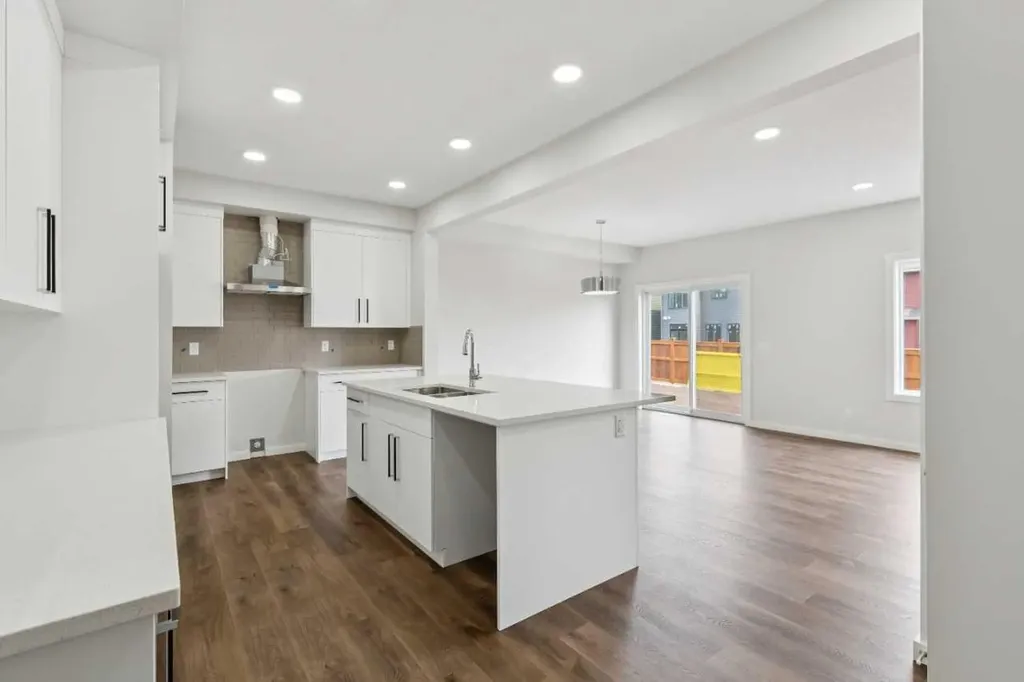 400 Heartwood Grove SE Calgary AB T3M2K1
