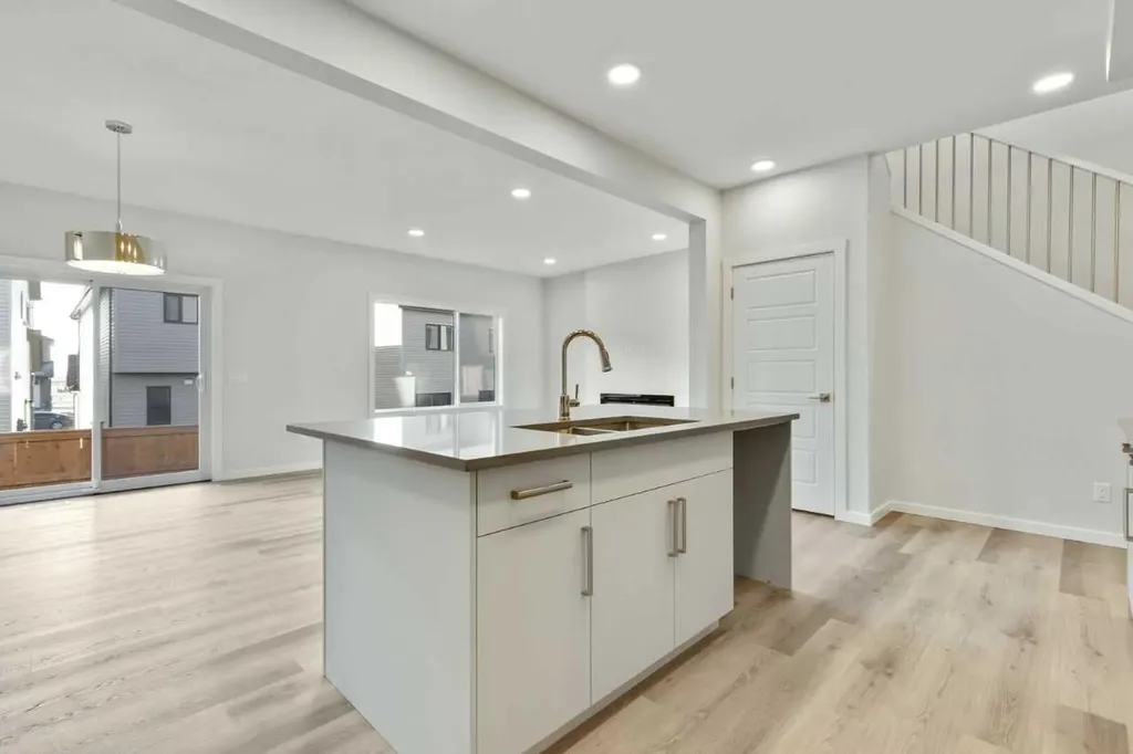 400 Heartwood Grove SE Calgary AB T3M2K1