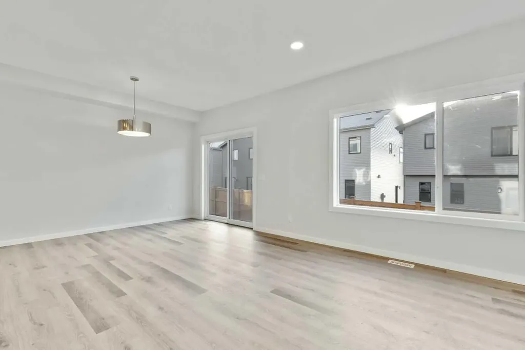 400 Heartwood Grove SE Calgary AB T3M2K1