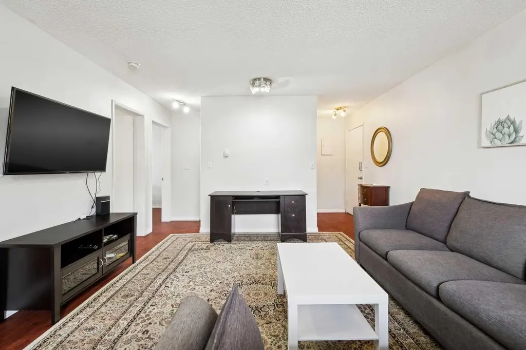 2508 17 Street SW Calgary AB T2T4M8