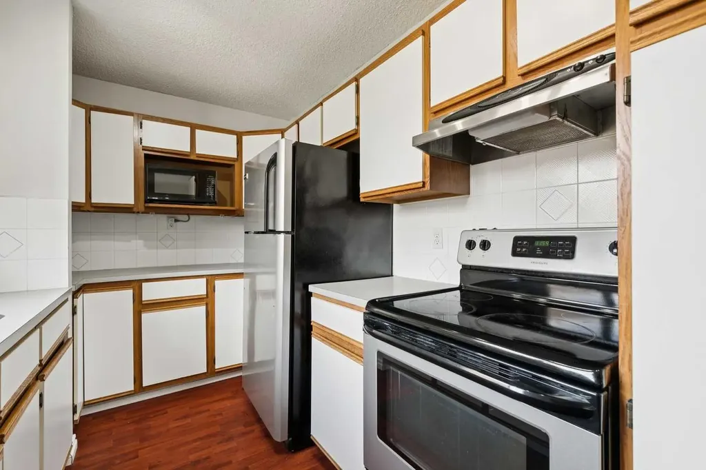 2508 17 Street SW Calgary AB T2T4M8