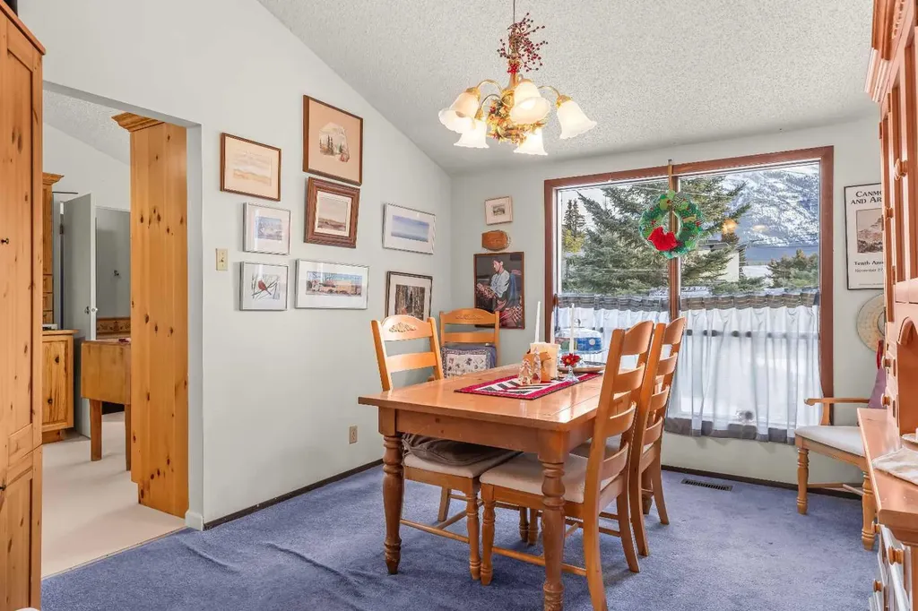 1001 9th Avenue Canmore AB T1W1Z5
