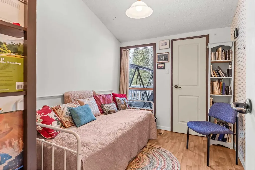 1001 9th Avenue Canmore AB T1W1Z5