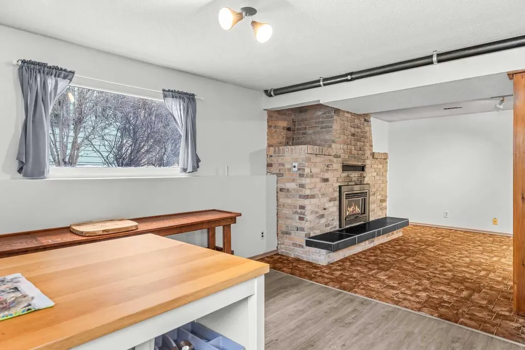1001 9th Avenue Canmore AB T1W1Z5