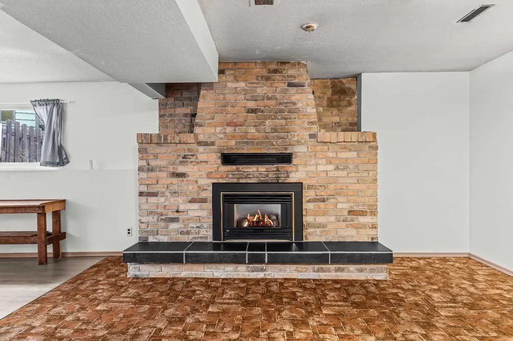 1001 9th Avenue Canmore AB T1W1Z5