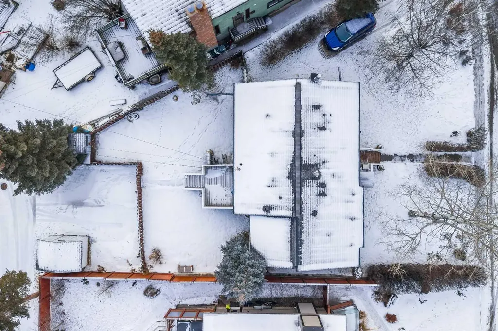 1001 9th Avenue Canmore AB T1W1Z5