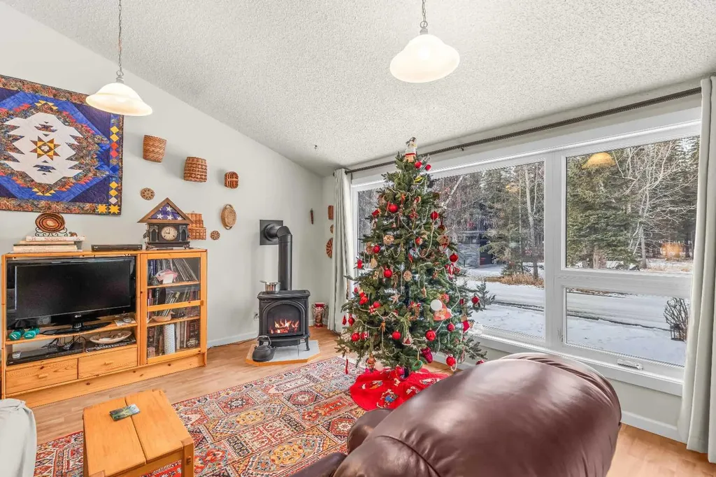 1001 9th Avenue Canmore AB T1W1Z5
