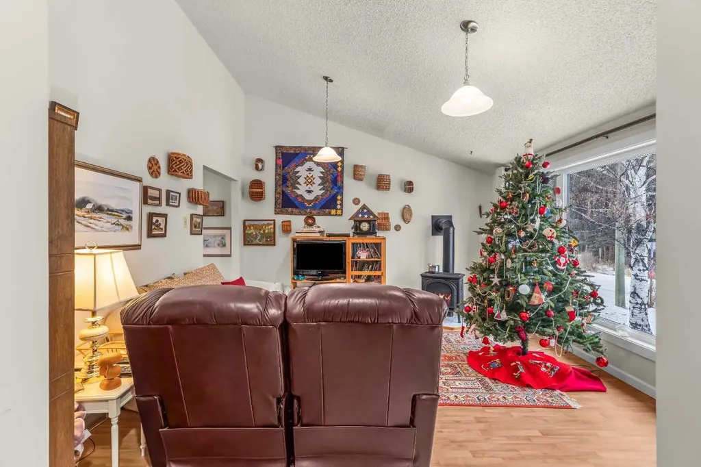 1001 9th Avenue Canmore AB T1W1Z5