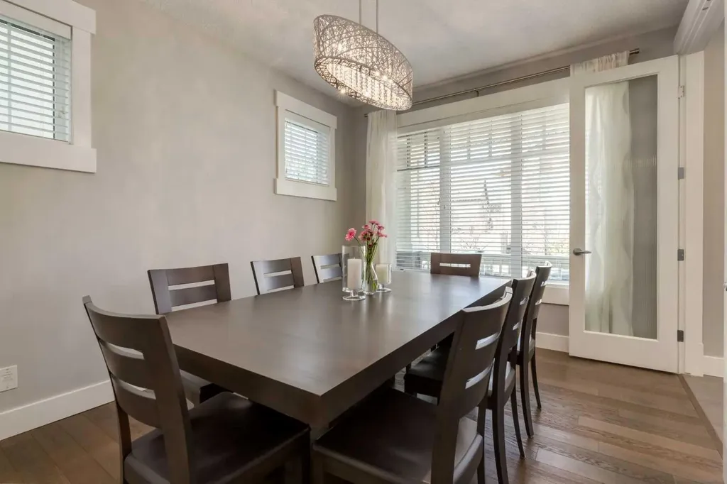 76 Dieppe Drive SW Calgary AB T3E7Y4