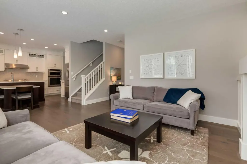 76 Dieppe Drive SW Calgary AB T3E7Y4