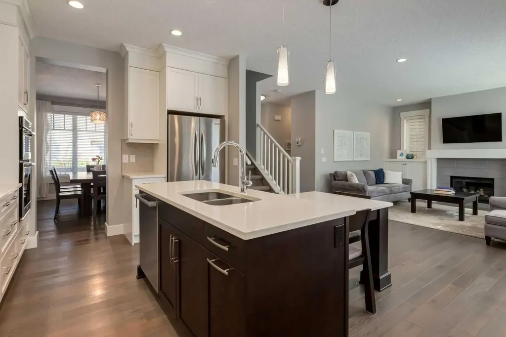 76 Dieppe Drive SW Calgary AB T3E7Y4