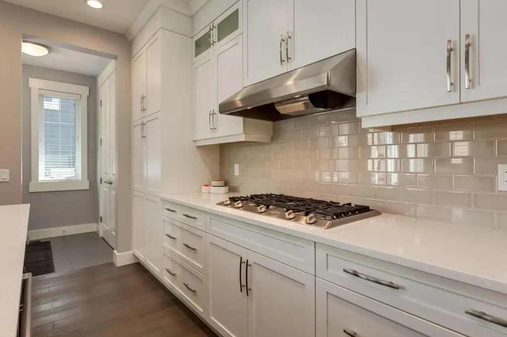 76 Dieppe Drive SW Calgary AB T3E7Y4