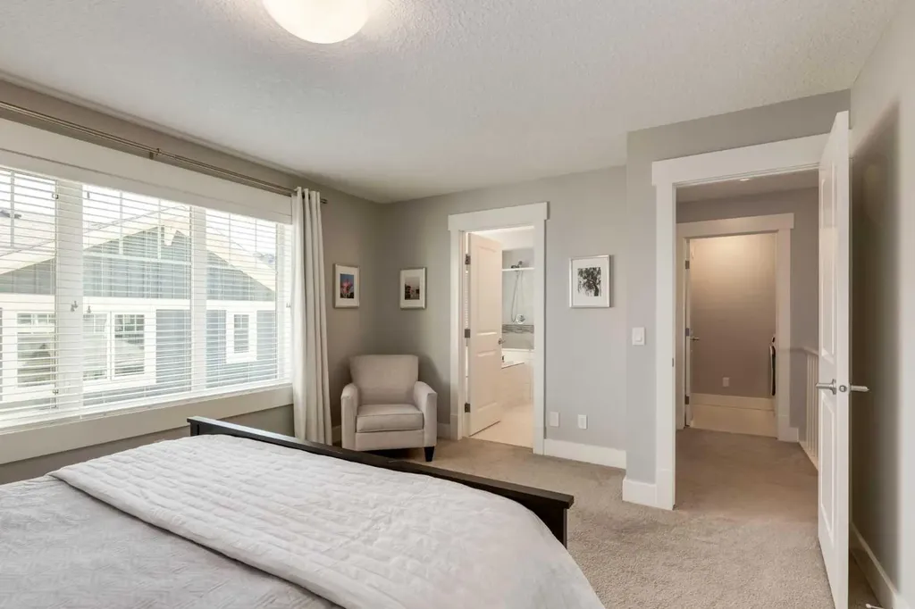 76 Dieppe Drive SW Calgary AB T3E7Y4