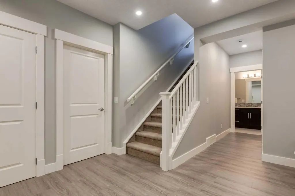 76 Dieppe Drive SW Calgary AB T3E7Y4