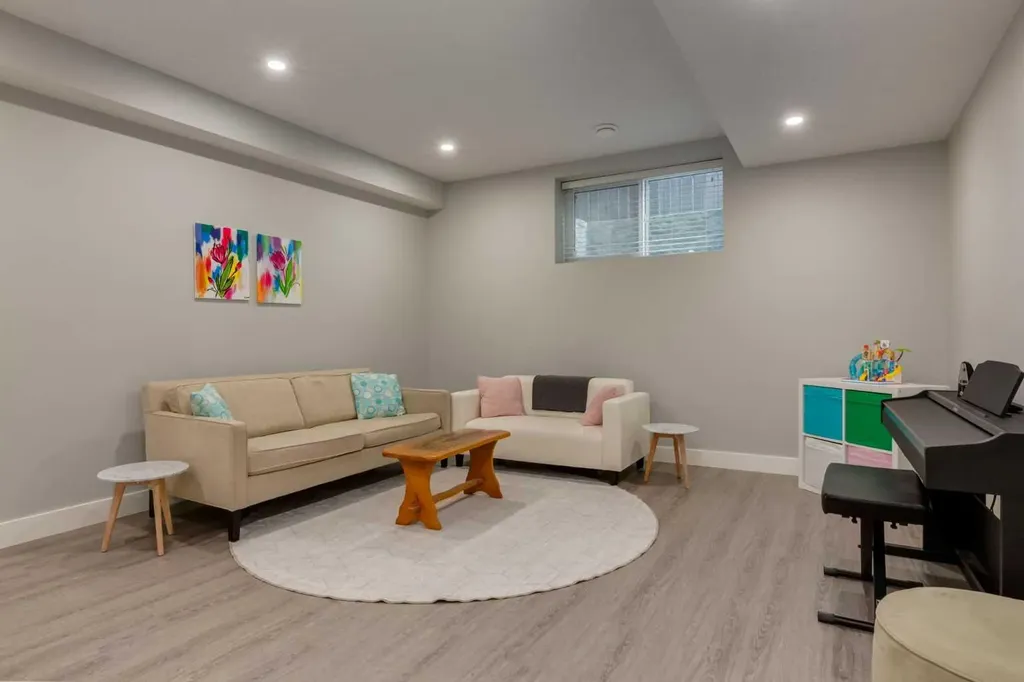 76 Dieppe Drive SW Calgary AB T3E7Y4