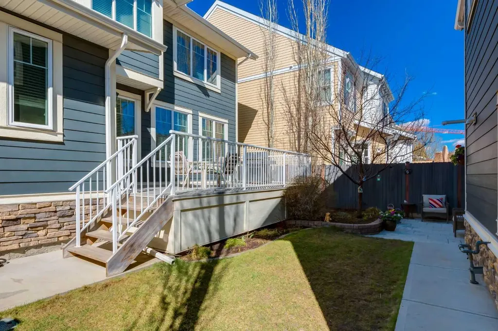 76 Dieppe Drive SW Calgary AB T3E7Y4