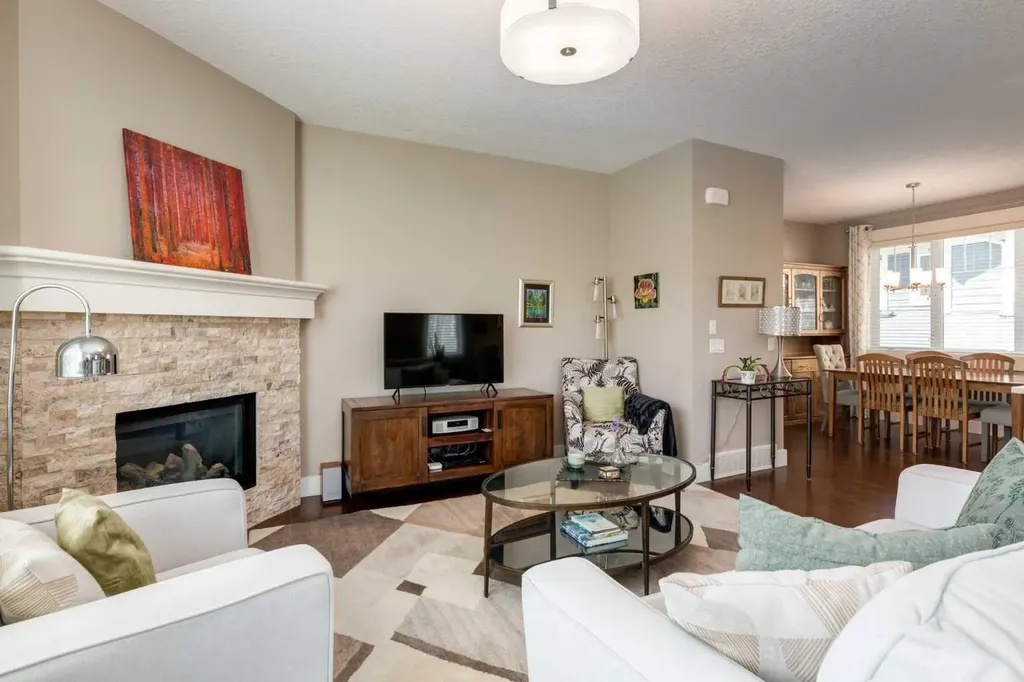 76 Dieppe Drive SW Calgary AB T3E7Y4