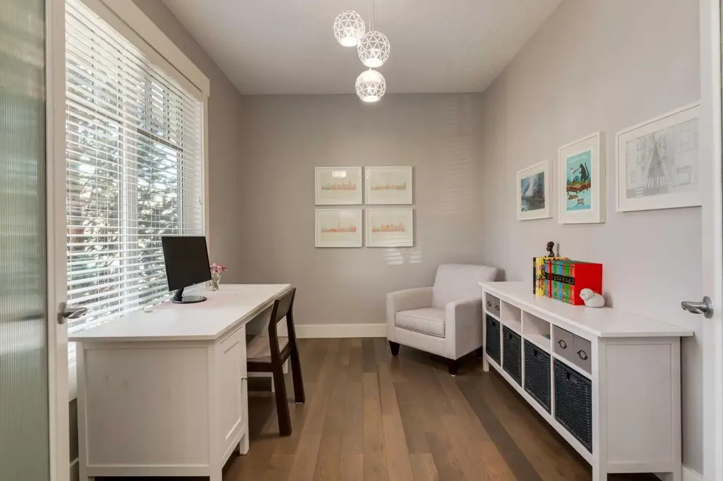 76 Dieppe Drive SW Calgary AB T3E7Y4