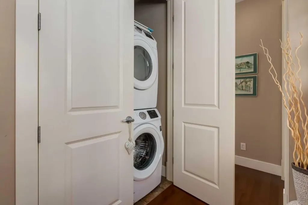 76 Dieppe Drive SW Calgary AB T3E7Y4