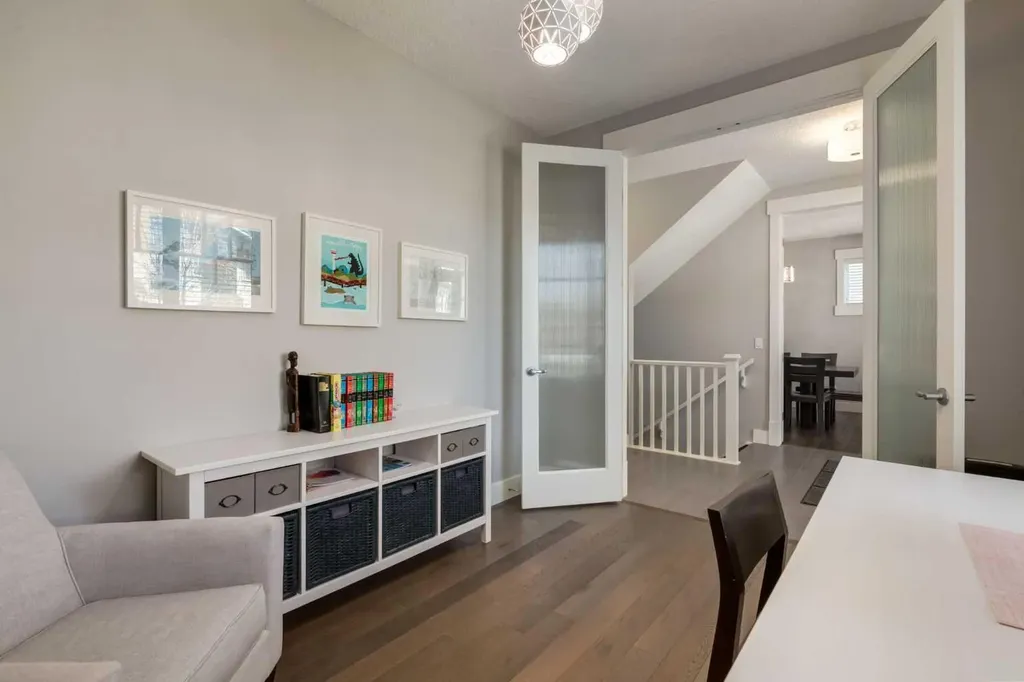 76 Dieppe Drive SW Calgary AB T3E7Y4