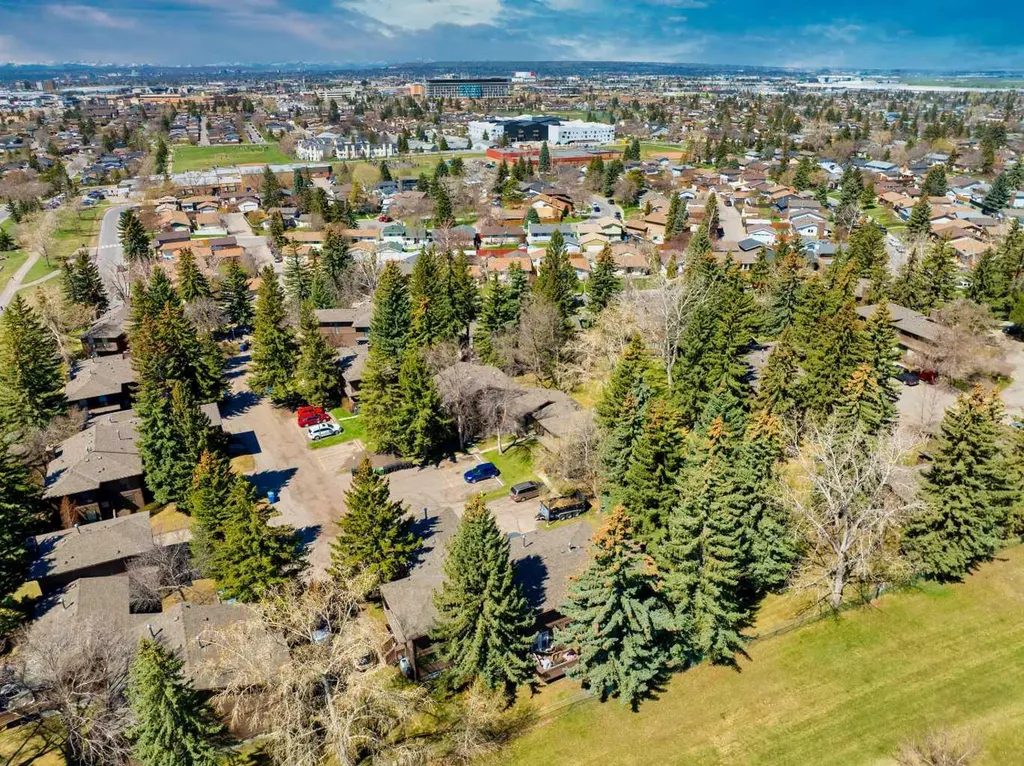 336 Rundlehill Drive NE Calgary AB T1Y 2Y2