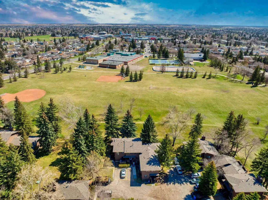 336 Rundlehill Drive NE Calgary AB T1Y 2Y2