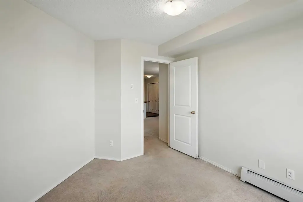15 Saddlestone Way NE Calgary AB T3J 0S3